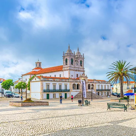 Sunset Waves - By Sch Apartment Nazaré